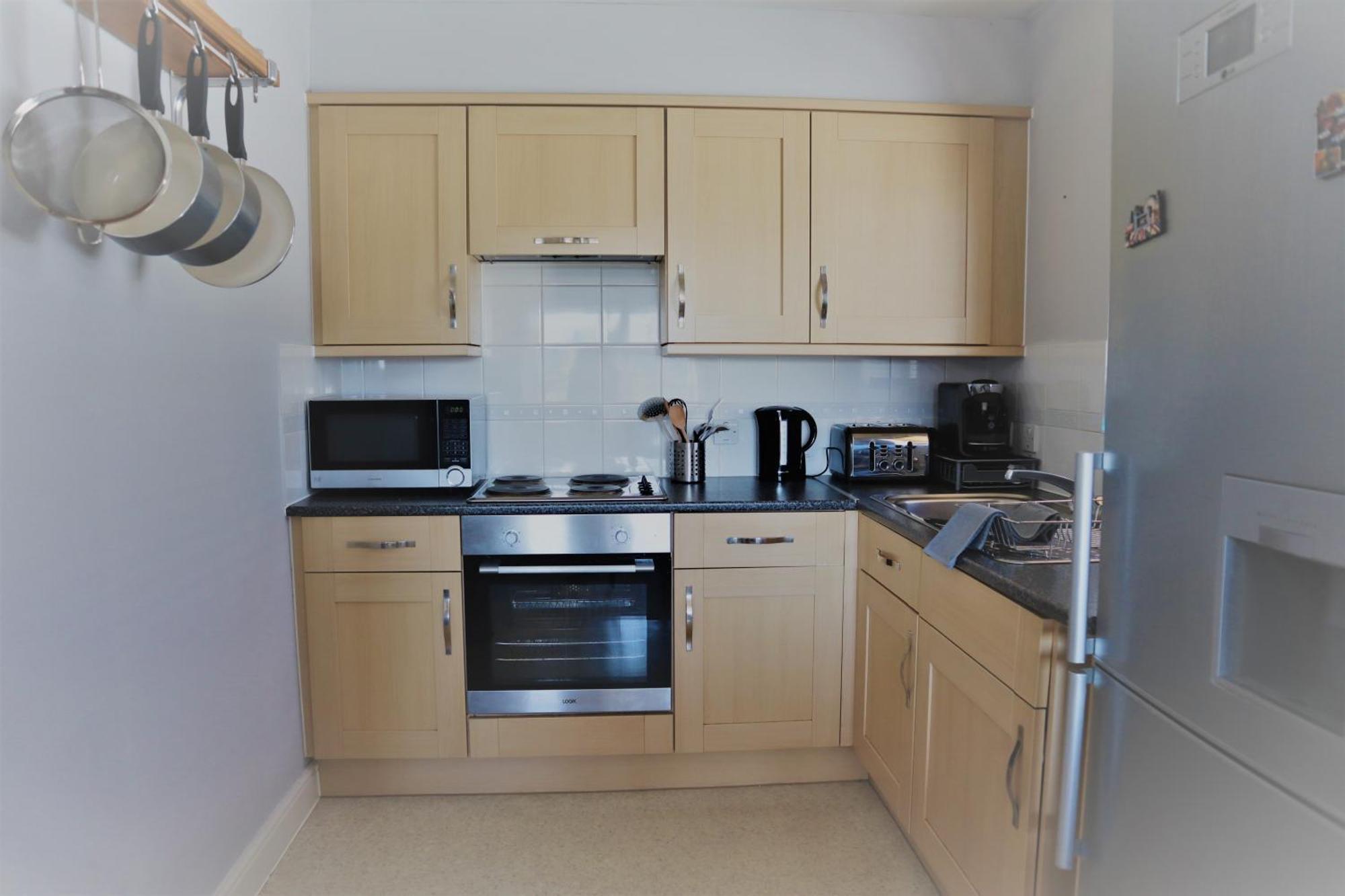 2Br Apt In Crawley W Parking - Near Gatwick Leilighet Eksteriør bilde